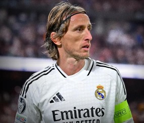 包含赛地聚焦：德国杯赛前热度飙升，皇家马德里调整名单，震撼外界，临场指挥获称赞的词条-ayx爱游戏平台