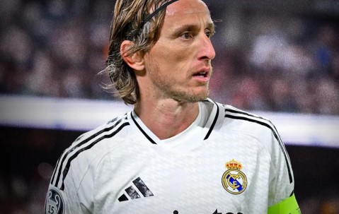 包含赛地聚焦：德国杯赛前热度飙升，皇家马德里调整名单，震撼外界，临场指挥获称赞的词条-ayx爱游戏平台